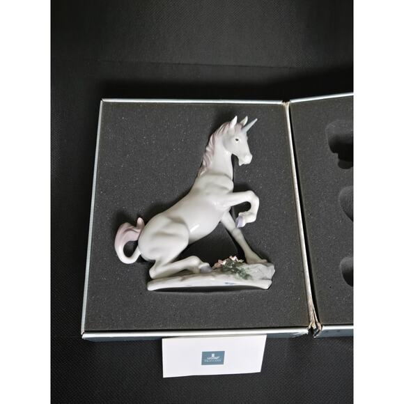 LLadro Privilege "Magical Unicorn" #7697 mint in box NEVER DISPLAYED - Picture 1 of 13